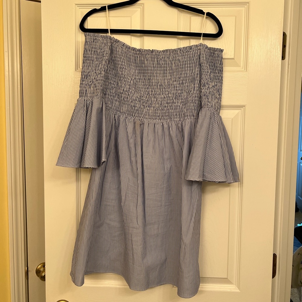 Gianni Bini Ruched Bell Sleeved Dress